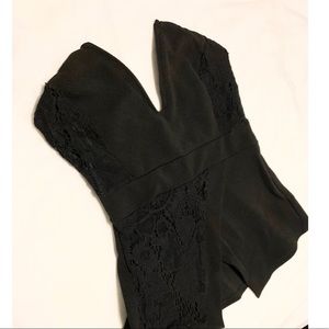 🌱2/$15 Black Deep-V neck Top